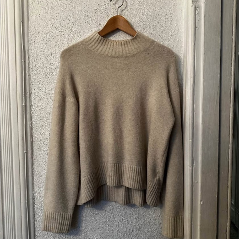 Uniqlo Beige Sweater